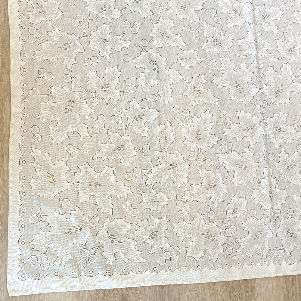 Quaker Lace Cream Tablecloth Rectangle 87”X 87” Leaves Berries Vintage Tradition